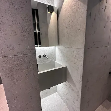 De Luxe Saint Lazare